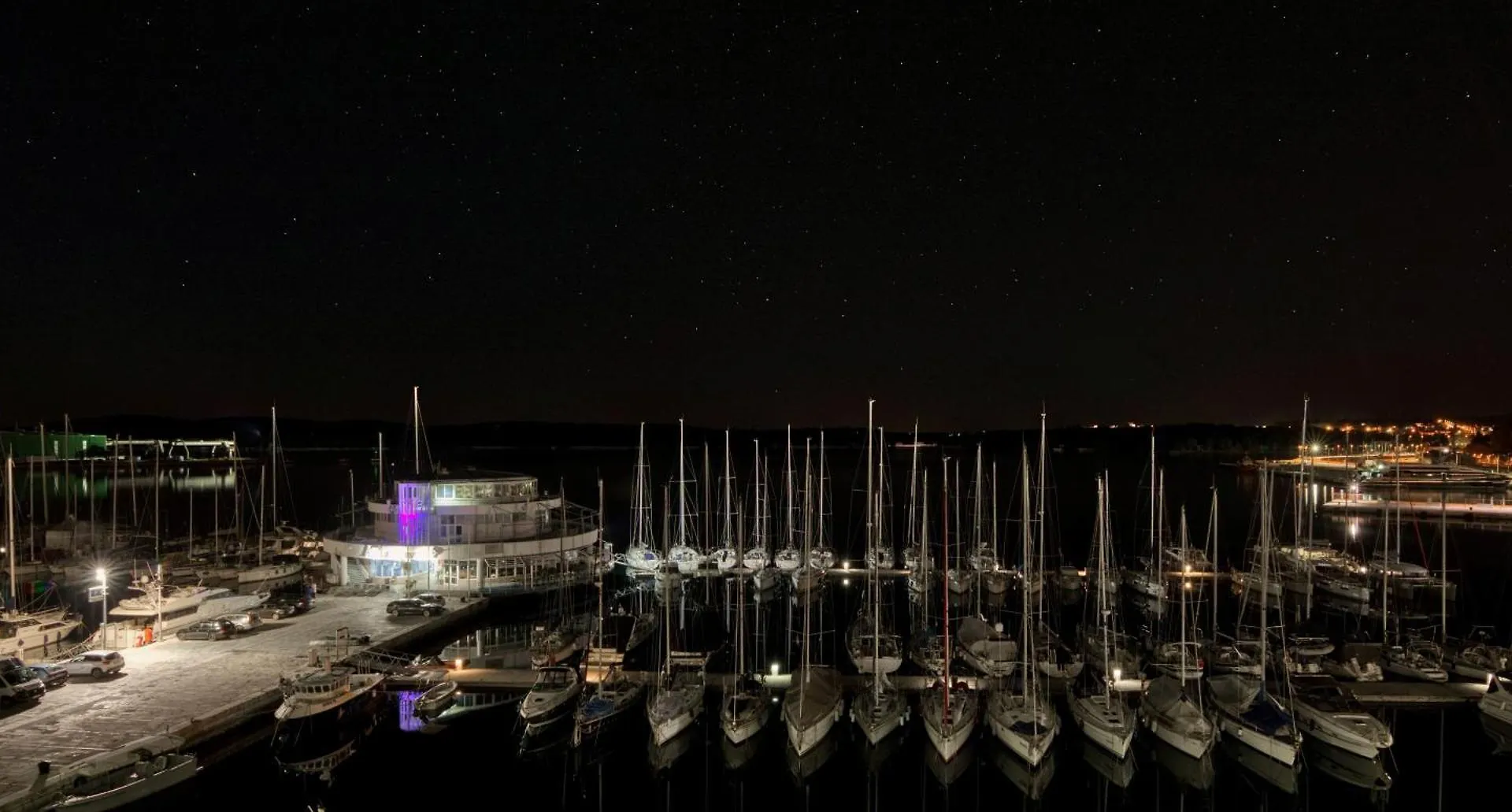 Yacht Marina Apartment פולה
